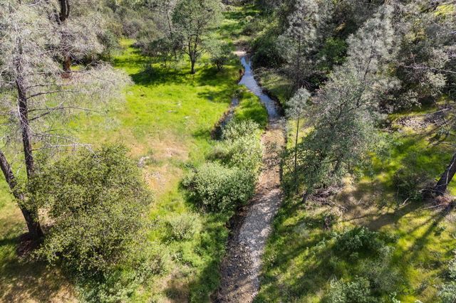 15553 Middletown Park Drive, Redding, CA 96001