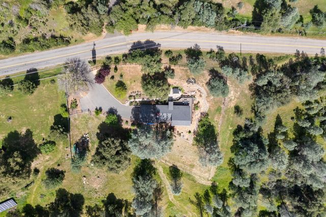 15553 Middletown Park Drive, Redding, CA 96001
