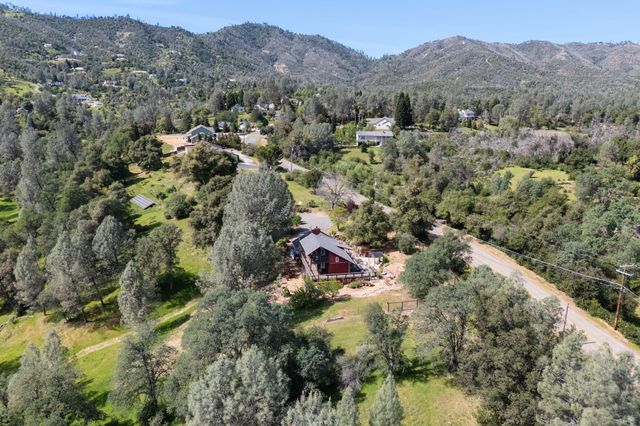 15553 Middletown Park Drive, Redding, CA 96001