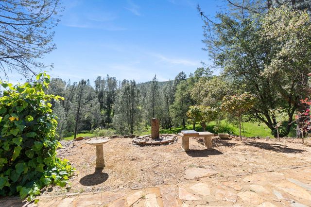 15553 Middletown Park Drive, Redding, CA 96001