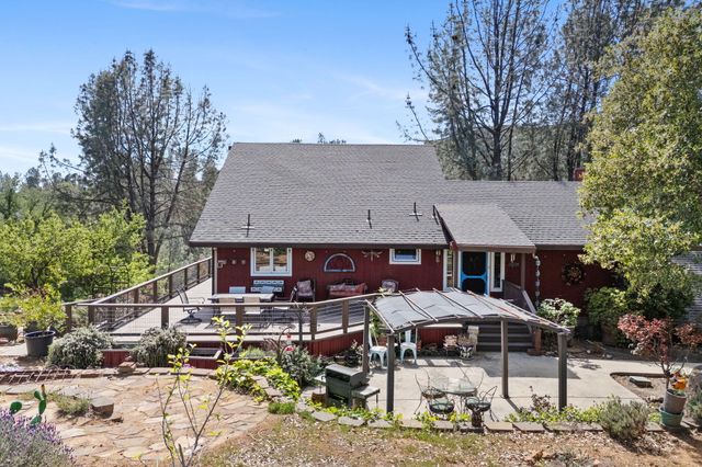 15553 Middletown Park Drive, Redding, CA 96001