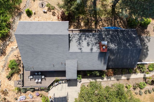 15553 Middletown Park Drive, Redding, CA 96001