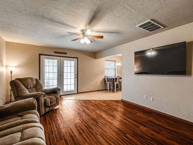 1509 W London Street, El Reno, OK 73036