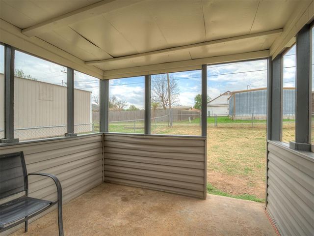 1509 W London Street, El Reno, OK 73036