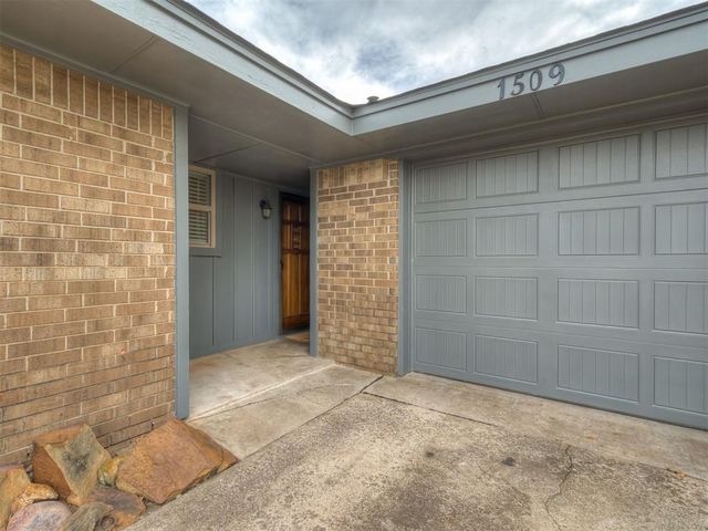1509 W London Street, El Reno, OK 73036