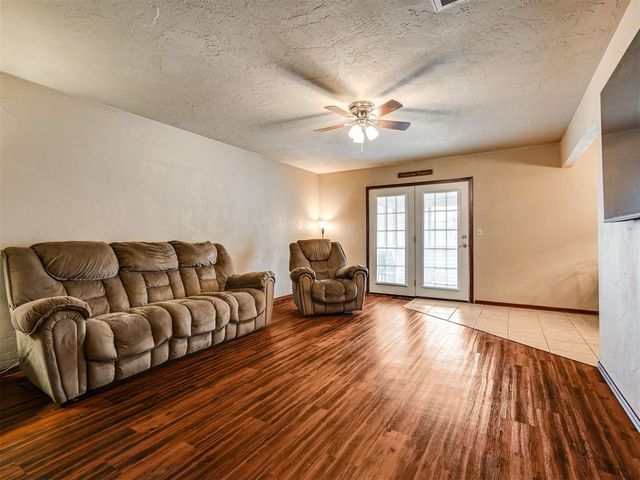 1509 W London Street, El Reno, OK 73036