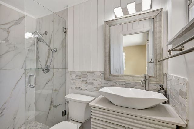 140 W 31st Court, Riviera Beach, FL 33404