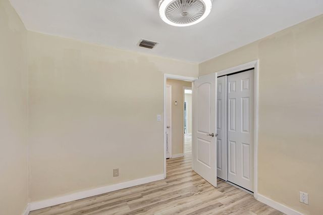 140 W 31st Court, Riviera Beach, FL 33404