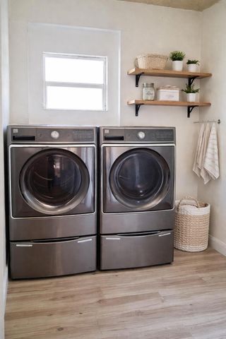 140 W 31st Court, Riviera Beach, FL 33404