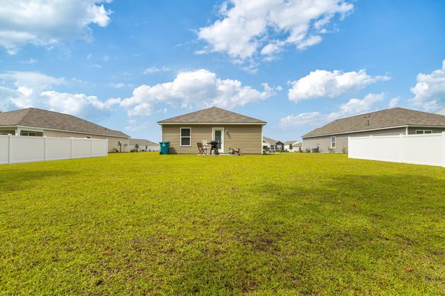 276 Country Grove Way, Galivants Ferry, SC 29544