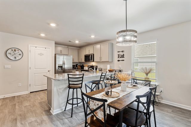 276 Country Grove Way, Galivants Ferry, SC 29544