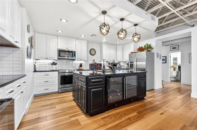 901 N Upper Broadway St 501, Corpus Christi, TX 78401