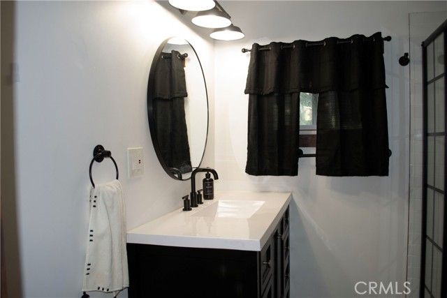 390 Redwood Drive, Crestline, CA 92325