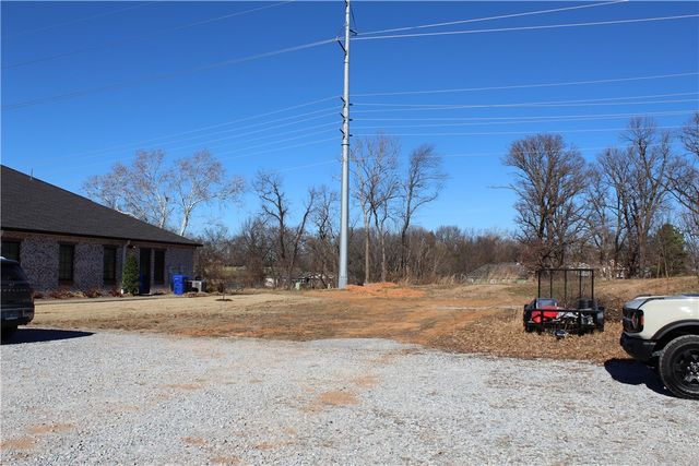 W Financial Parkway, Rogers, AR 72758