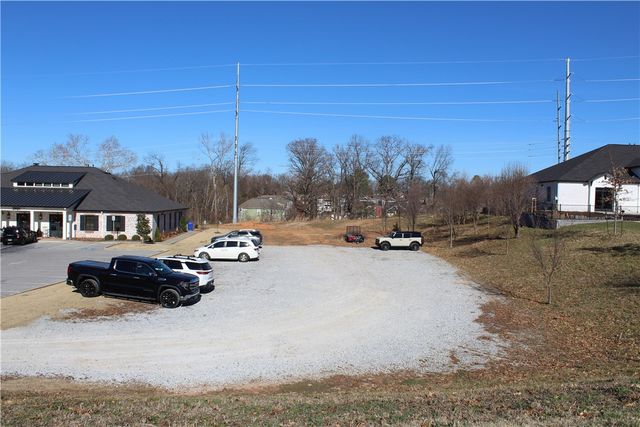W Financial Parkway, Rogers, AR 72758