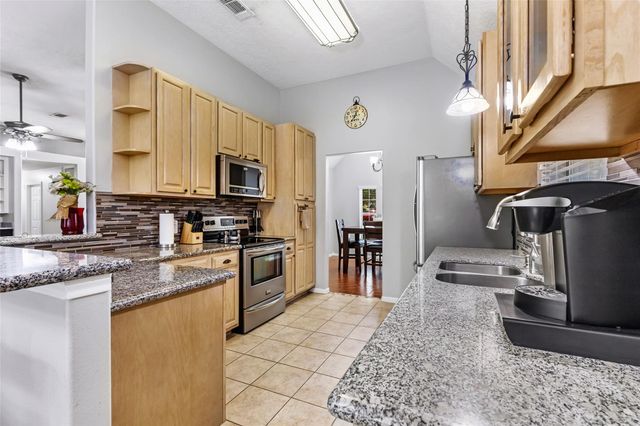 5810 Dixie Lane, Baytown, TX 77523