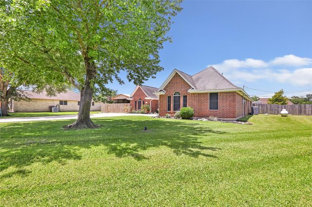 5810 Dixie Lane, Baytown, TX 77523