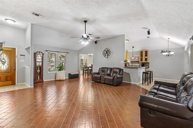 5810 Dixie Lane, Baytown, TX 77523