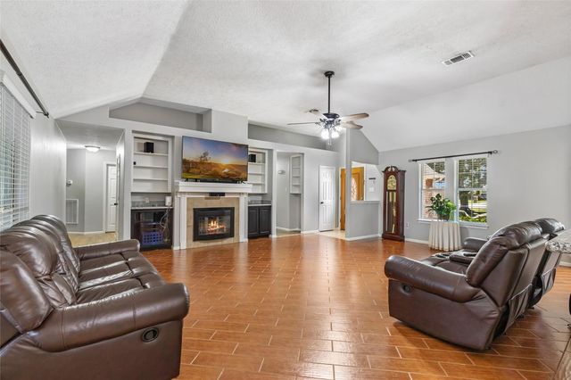 5810 Dixie Lane, Baytown, TX 77523