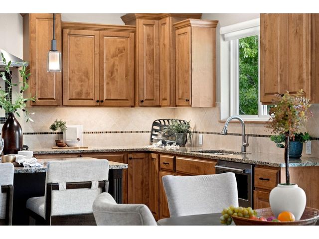 1050 Coral Burst Dr, Loveland, CO 80538