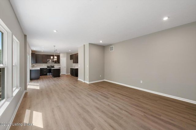 17826 Bridle Run Dr, Louisville, KY 40245