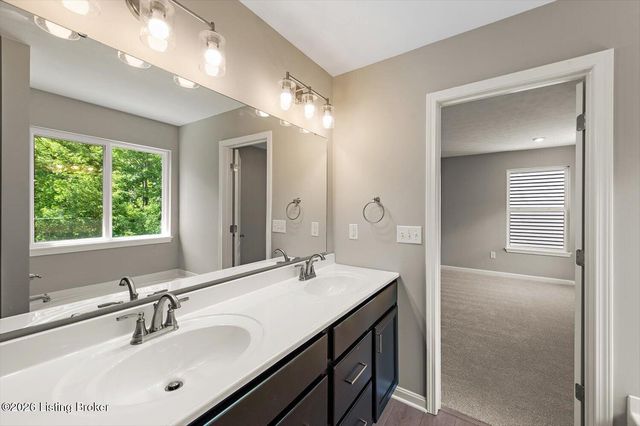 17826 Bridle Run Dr, Louisville, KY 40245