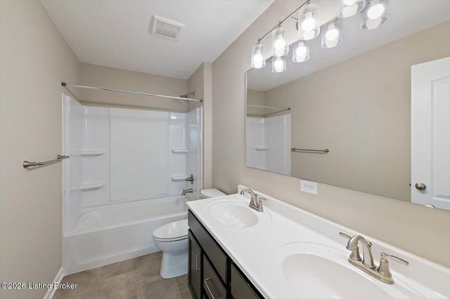 17826 Bridle Run Dr, Louisville, KY 40245