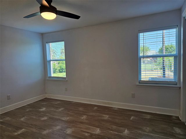6923 Avenue P, Galveston, TX 77551