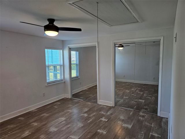 6923 Avenue P, Galveston, TX 77551