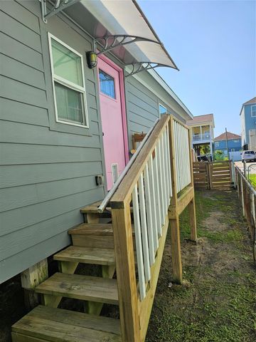 6923 Avenue P, Galveston, TX 77551