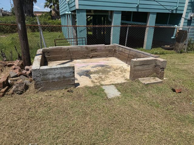 6923 Avenue P, Galveston, TX 77551