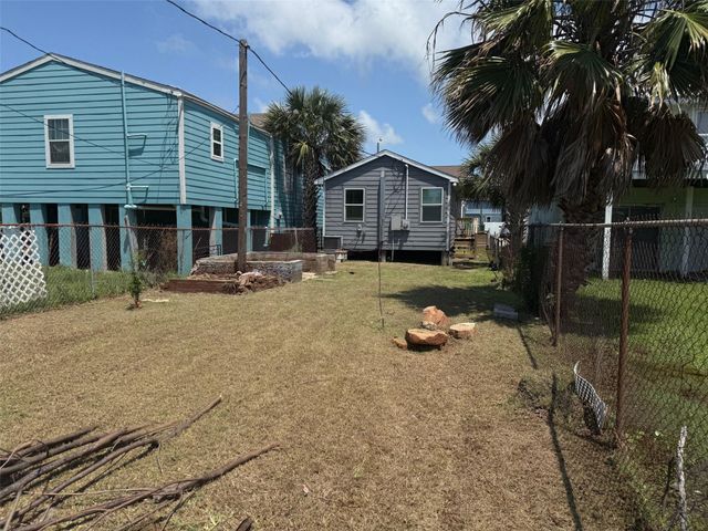 6923 Avenue P, Galveston, TX 77551