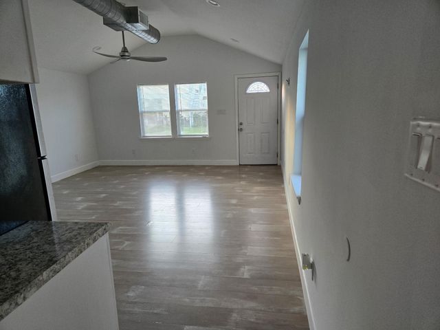 6923 Avenue P, Galveston, TX 77551