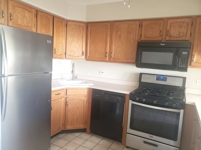 157 Louise Court 157, Wood Dale, IL 60191