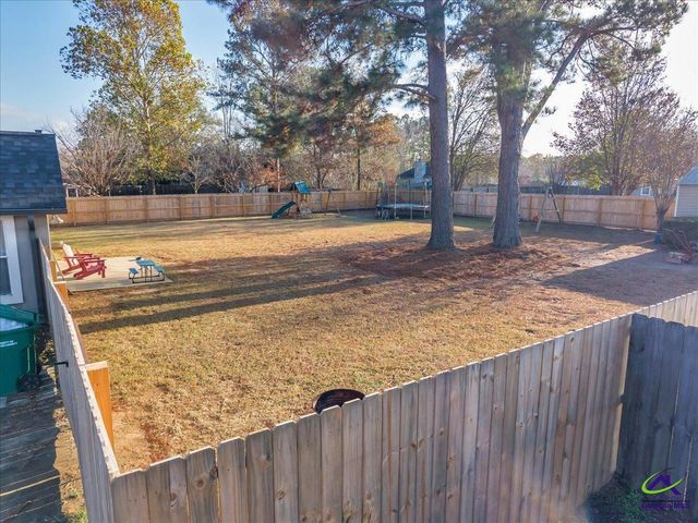 207 Wedgewood Drive, Bonaire, GA 31005