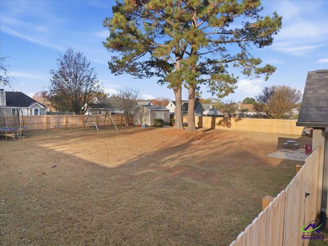 207 Wedgewood Drive, Bonaire, GA 31005