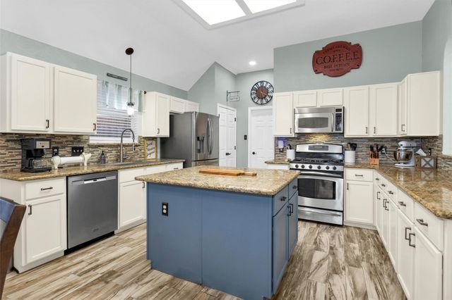 1006 Park Green Drive, Deer Park, TX 77536