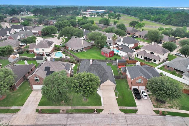 1006 Park Green Drive, Deer Park, TX 77536