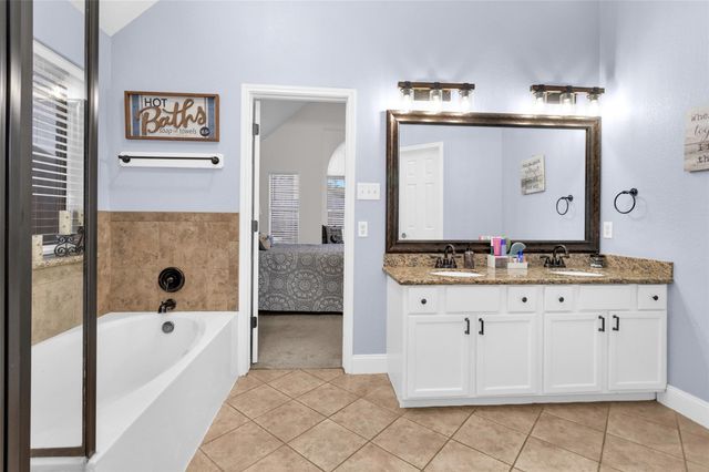 1006 Park Green Drive, Deer Park, TX 77536