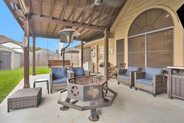 1006 Park Green Drive, Deer Park, TX 77536