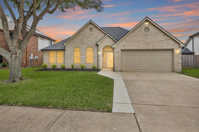 1006 Park Green Drive, Deer Park, TX 77536