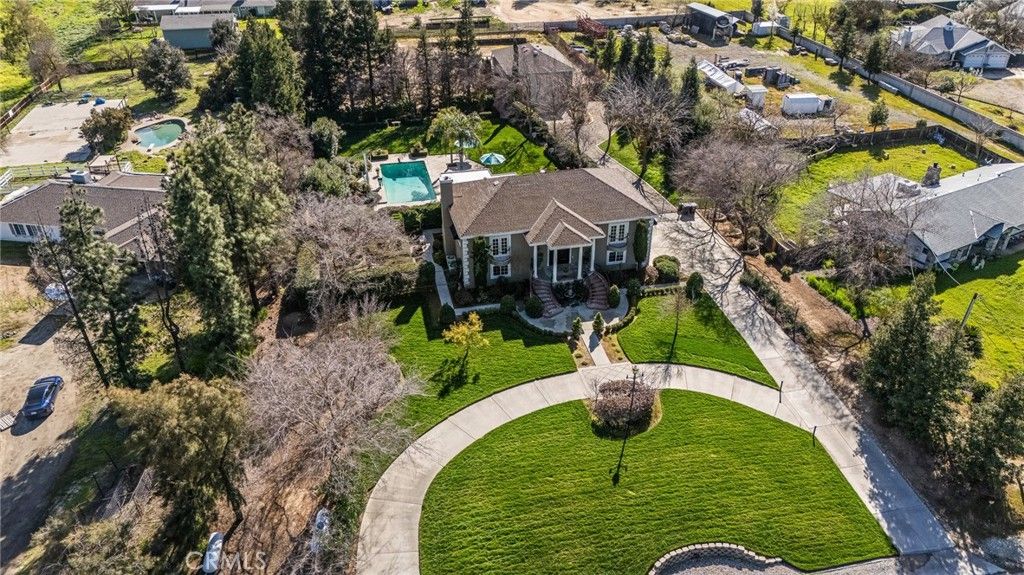 Image 2 of property listing at 35356 Bonadelle, Madera, CA 93636