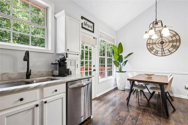 1889 Gray Gables Way NE, Buford, GA 30519
