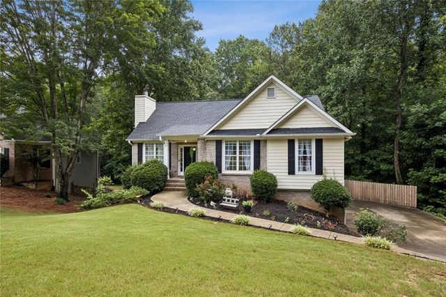 1889 Gray Gables Way NE, Buford, GA 30519