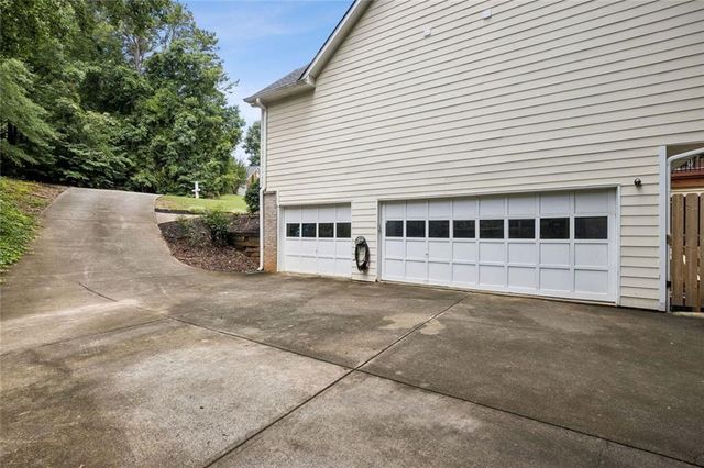 1889 Gray Gables Way NE, Buford, GA 30519