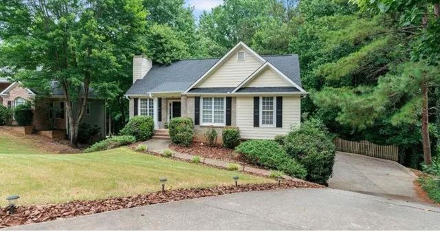 1889 Gray Gables Way NE, Buford, GA 30519