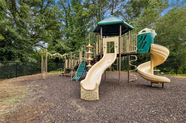 1889 Gray Gables Way NE, Buford, GA 30519