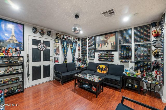 117 W Pillsbury Street, Lancaster, CA 93534