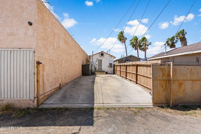 117 W Pillsbury Street, Lancaster, CA 93534