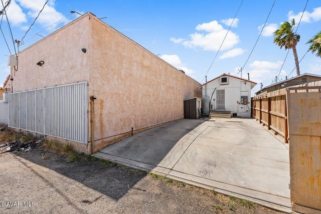 117 W Pillsbury Street, Lancaster, CA 93534